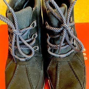 VIONIIC Nolan waterproof boots Like New EUC